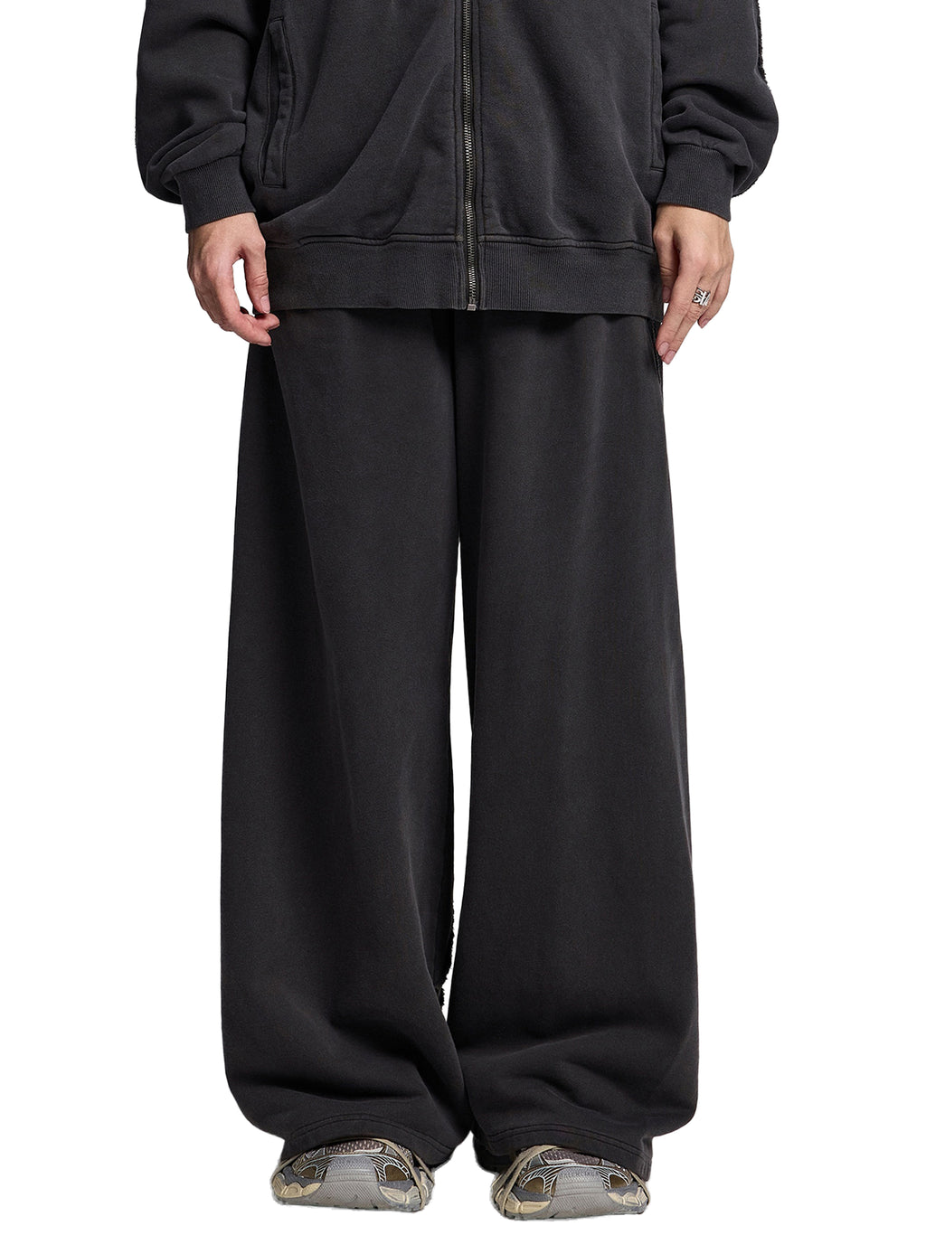 CF Snow Washed Tape Raw Edge Sweatpants
